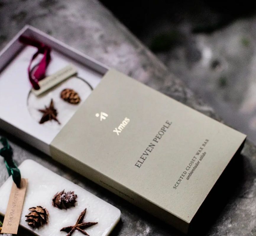 Eleven People Xmas Duftset mit Scented Closet Wax Bars – festliches Geschenkset mit Tannenzapfen und Sternanis