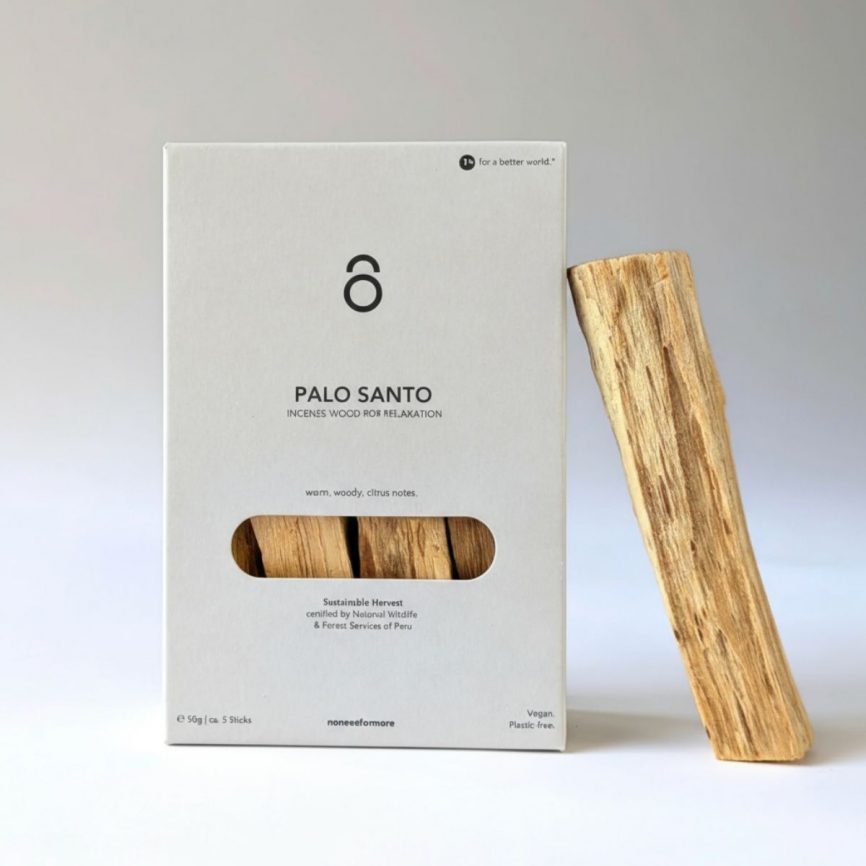 Palo Santo Holzsticks von noneedformore in nachhaltiger Verpackung – naturreines Räucherholz für Entspannung mit warmen, holzigen Zitrusnoten.